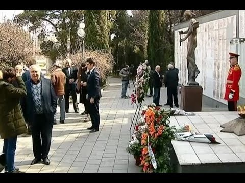 გმირთა მოედანზე ქვეყნის ერთიანობისთვის გარდაცვლილები გაიხსენეს